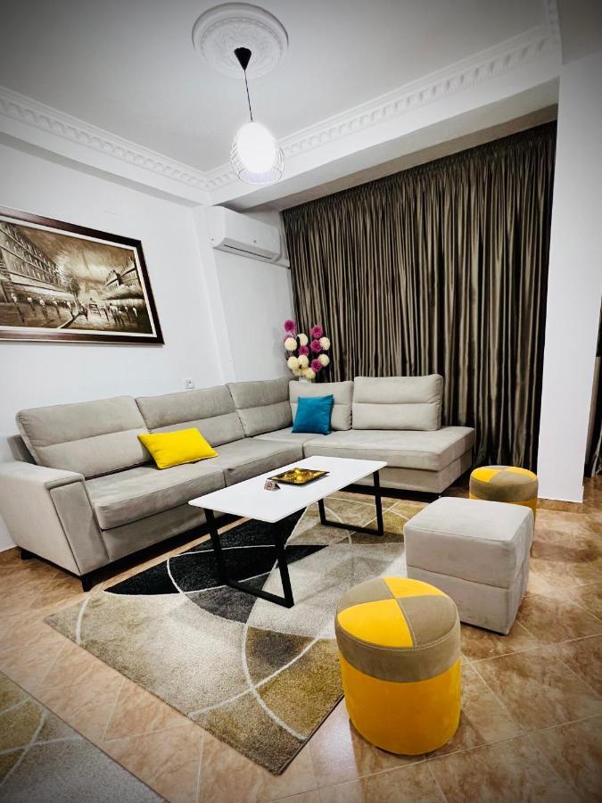 Daily Rent Apartment City Center Elbasan 6 Exterior foto
