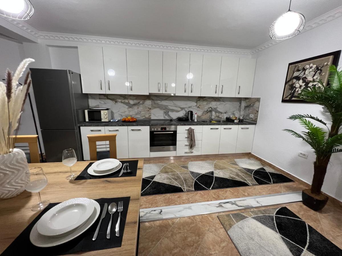 Daily Rent Apartment City Center Elbasan 6 Exterior foto